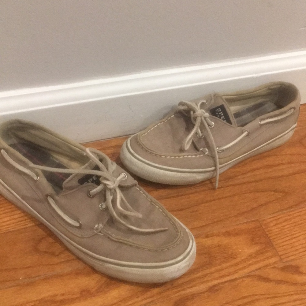 Gray sperrys